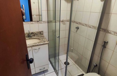 Santa Monica Apartamento | Room with private bathroom in a complete apartment