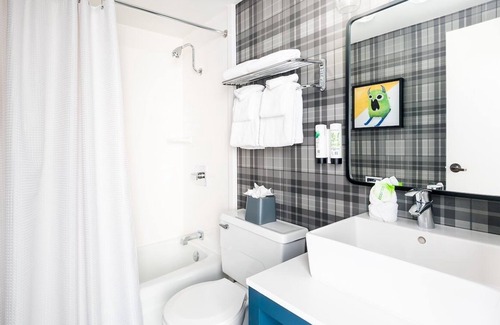 Steamboat Springs Hotel | Room w/ Pool View next to Steamboat Ski Resort - Enjoy Ski Adventures