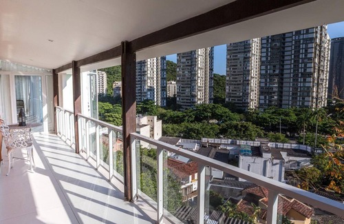 Sao Conrado Casa | Room with 2 single beds