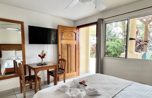 Isla Solarte Cama Y Desayuno | Room with Full Bed Budget