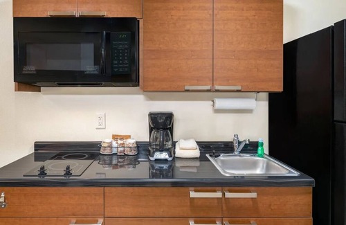 Kalispell Hotel | Room with Full Kitchen and Pet Amenities – Explore Kalispell