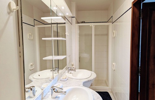 Rosnay Cama Y Desayuno | Habitación con piscina climatizada en el Parque de la Brenne