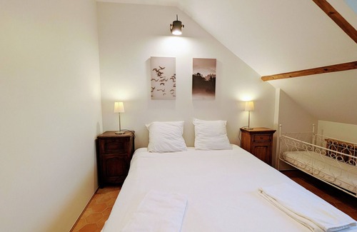 Rosnay Cama Y Desayuno | Habitación con piscina climatizada en el Parque de la Brenne
