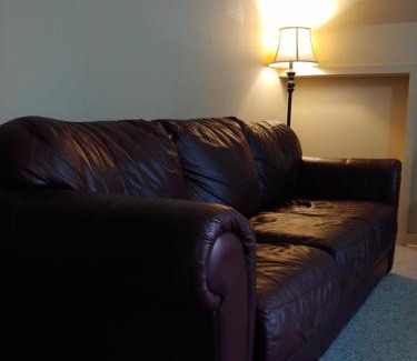Burlington Casa | Room with private bath across train station