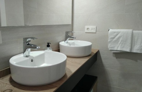 Radazul Casa | Room with private bathroom and sea view, 50 m del mar