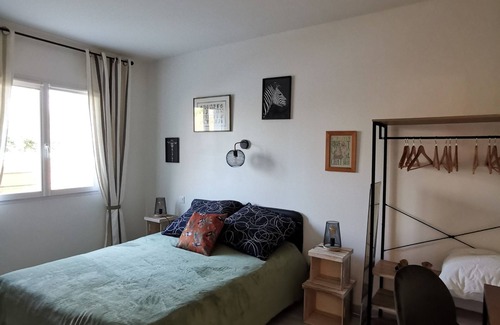 Audenge Cama Y Desayuno | House with large terrace and absolute calm
