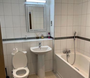Greenwich Casa | Room with Shared Kitchen and Living Room in South East London by the Riverside