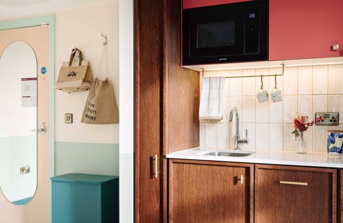 Belfast Central District Hotel | room2 Belfast Hometel