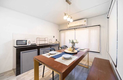 Din Daeng Casa | Roombix CityHouse -CozyHouse Chatuchak For 12 ppl - RB2