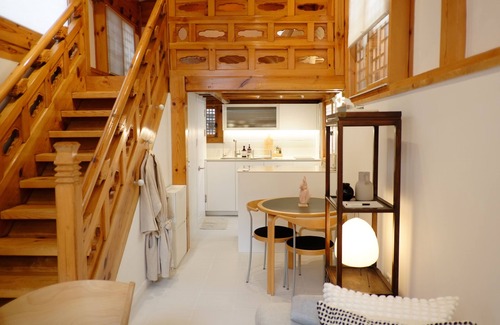 Seochon Casa | Roomim Seochon: Modern Hanok stay near Gyeongbokgung Palace