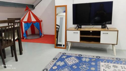 Kuah Casa | ROOMMATE On The ATTIC