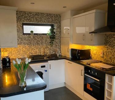 Kenfig Hill Casa | Rooms at Carol's Place near Porthcawl, Margam, Bridgend, 3mins to M4, 3 Room Types Available