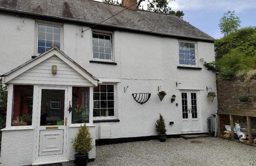 Cynwyd Cama Y Desayuno | Rooms by the River at Glan Aber
