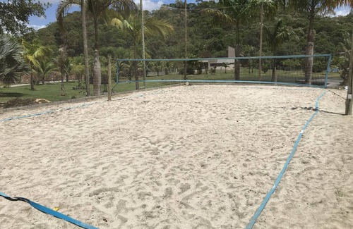 Camboriu Cabaña | Alquiler de habitaciones cerca de Balneário Camboriú (piscina, jacuzzi, tenis de playa)