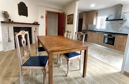 Fitero Apartamento | Rooms in a cozy house with garden over 200 years old.