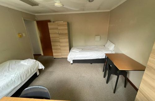 Garsfontein Casa | Rooms in a guest-only home behind Menlyn Maine