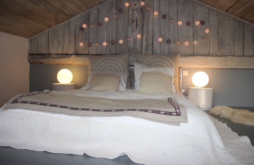 Seez Cama Y Desayuno | Espléndido chalet de montaña con una decoración refinada, muy acogedor.