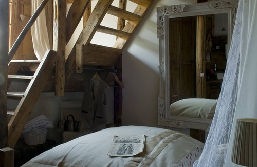 Seez Cama Y Desayuno | Espléndido chalet de montaña con una decoración refinada, muy acogedor.