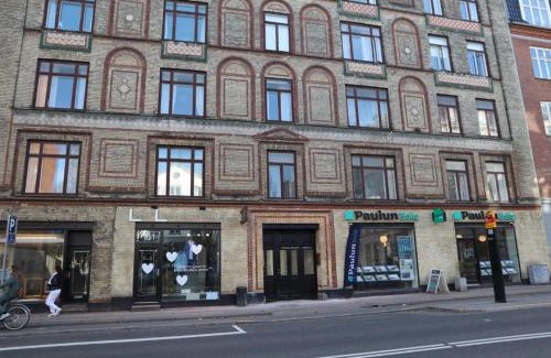 Frederiksberg C Apartamento | Rooms in quiet Black Courtyard Apartment