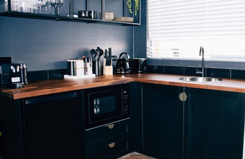 Leeton Apartamento | Rooms of Renown