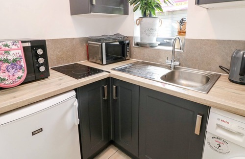 Cromford Cabaña | ROOMS WITH A VIEW, pet friendly, with a garden in Wirksworth