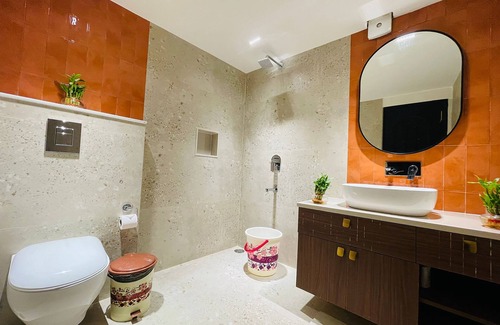 Saket Hotel | Roomshala 134 Premium Rooms Saket
