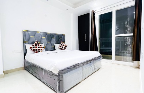 Vasant Kunj Hotel | Roomshala 160 Hotel Red