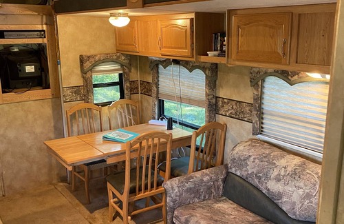 Combs Casa | Roomy 3 Bed RV- Near the White River, Fishing, Trails and Hunting