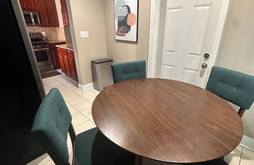 North Valley Stream Casa | Roomy 4BR 8 min to JFK