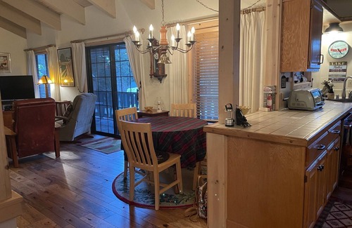 Tahoe Woods Casa | Amplio 5 BR / 3 BA Excelente ubicación Tahoe City Home