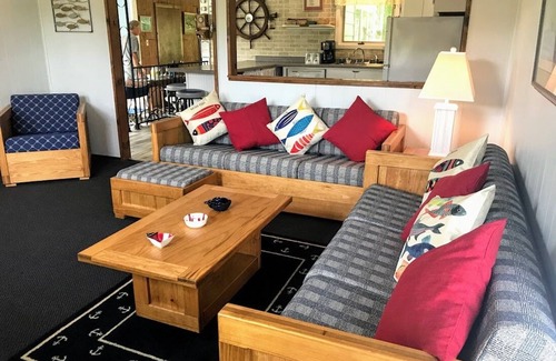 Put-in-Bay Casa | Amplio y cómodo de 4 dormitorios, 3 baños Island Home, capacidad para 12 personas, vista al lago