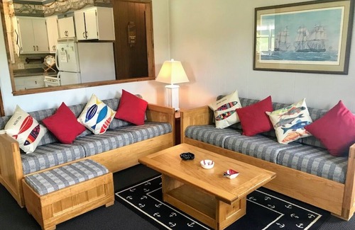 Put-in-Bay Casa | Amplio y cómodo de 4 dormitorios, 3 baños Island Home, capacidad para 12 personas, vista al lago