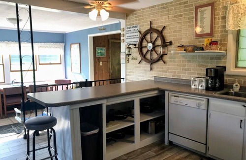 Put-in-Bay Casa | Amplio y cómodo de 4 dormitorios, 3 baños Island Home, capacidad para 12 personas, vista al lago