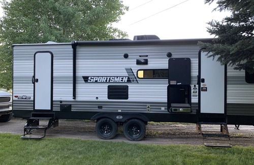 Sugar City Casa | Roomy camper in quiet neighborhood!