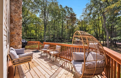 Lake Harmony Estates Chalet De Esquí | roomy CHALET-3 mts WALK2LAKE w/LINENS/FIREPIT/HOTTUB/GAMES/BB&JACK FROST Ski mts