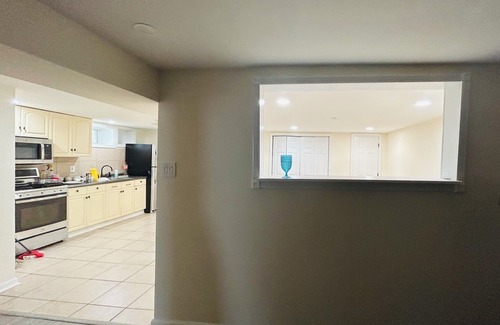 Arden Heights Apartamento | Roomy garden apartment close to hospitals, shopping and transportation!
