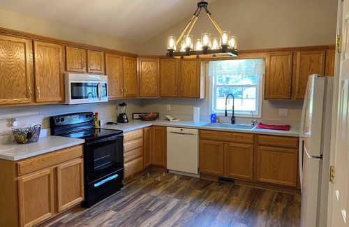 Jeffersonville - Clarksville Casa | Roomy home in River Ridge area of Jeffersonville