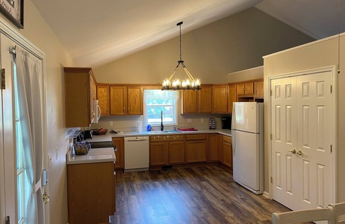 Jeffersonville - Clarksville Casa | Roomy home in River Ridge area of Jeffersonville