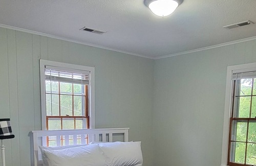 Kingsport Casa | Roomy Home