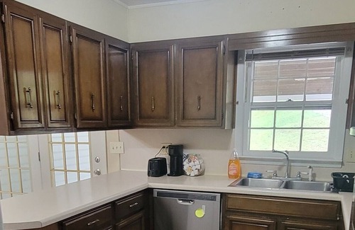 Kingsport Casa | Roomy Home