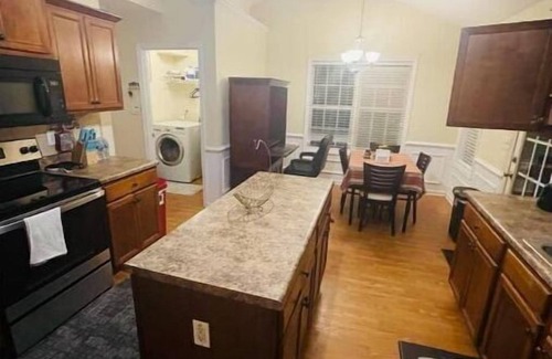 Loganville Casa | ❤️Roomy❤️Homey 3BDRM/2B ENTIRE house within Snellville/Loganville/Grayson area