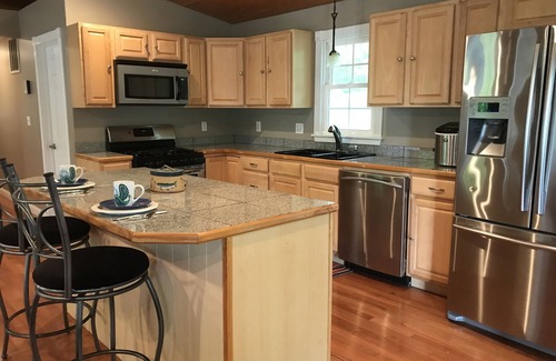 Princes Lakes Casa | Roomy lakefront cottage with private access to lake, 30+days rentals only