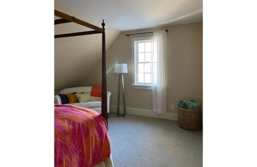 Dedham Casa | ** ROOMY MAINE CAPE WITH SCENIC VIEWS**