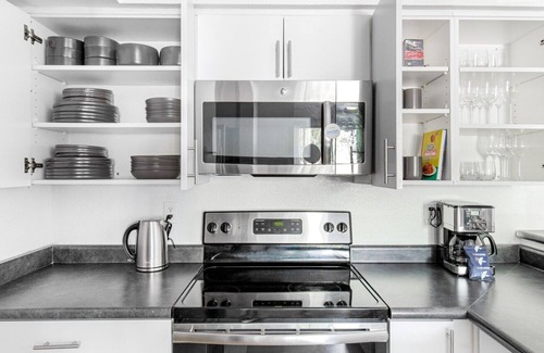 Milpitas Apartamento | Roomy Milpitas 2BR w/ W/D, Gym, Pool + Spa, near freeways, by Blueground