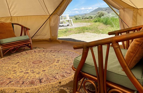 Hot Springs Alquiler De RV | Roomy Red Camp with Access to Outdoor Kitchen
