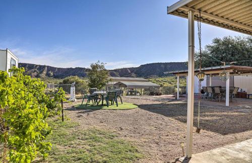 Roosevelt Casa | Roosevelt Retreat with Fire Pit about 3 Mi to Lake!