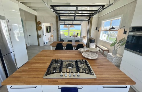 Hope Town Casa | Rooster Beach : Modern Beach Front Home