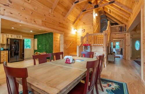 Fairview Casa | Rooster Nest New Spacious Cabin 69