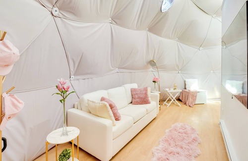 Monticello Apartamento | 'Rosé All Day' Geo-Dome Vacation Rental w/ Deck!
