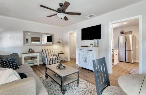 Paso Robles Casa | Rosé Getaway Close to Downtown Paso Robles 2 Bed/1 Bath